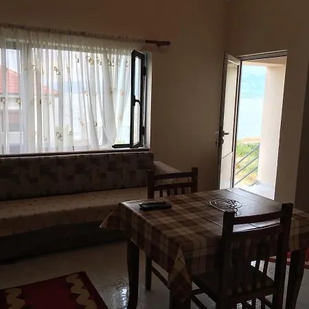 Lakefront Apartament Apartment