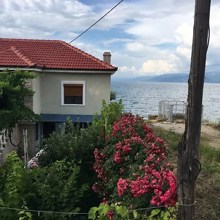 Lakefront Apartament * Pogradec