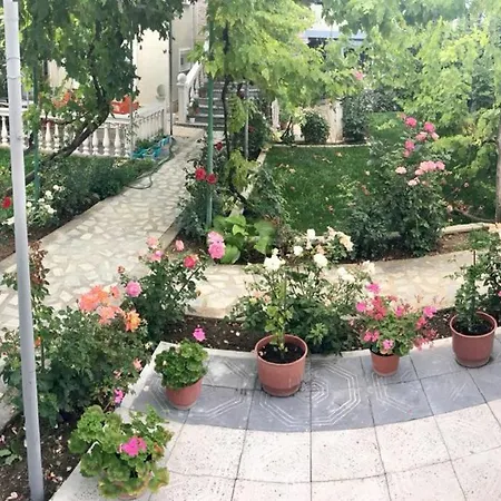 Lakefront Apartament Apartment Pogradec